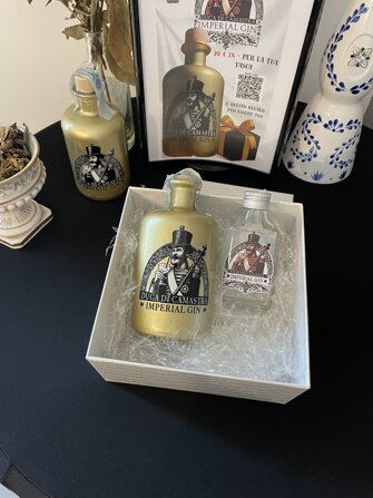 Imperial Gin - 50 cl alc. 46% Imperial Gin - 50 cl alc. 46%