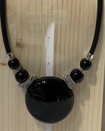 g-collana-perla-piatta-grande-corta-pastello