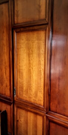 BOISERIE CON PORTA SCORREVOLE