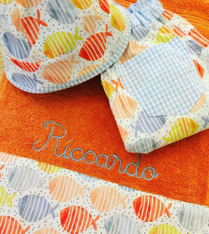 bavaglio-asilo-personalizzato-con-ricamo