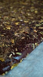 caramelle-mou-di-cachi-eucalipto-e-limone-nero