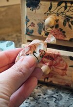 caramelle-mou-di-cachi-eucalipto-e-limone-nero