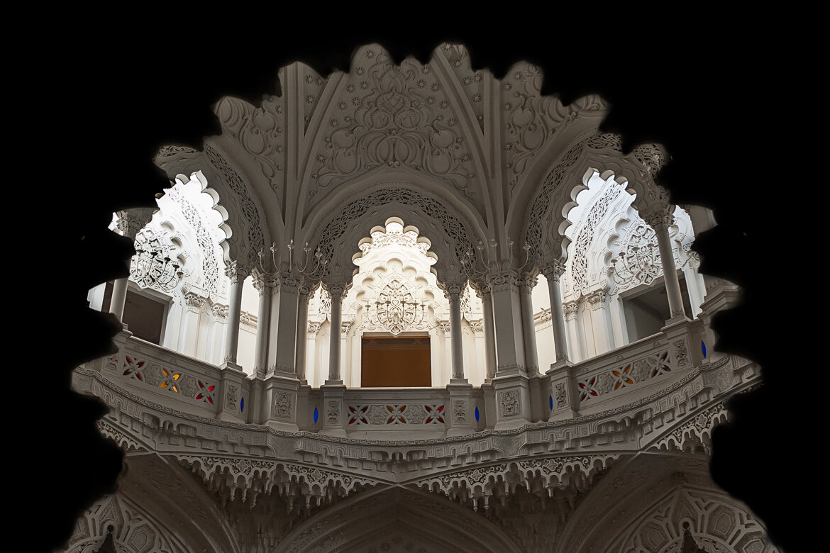 Castello di Sammezzano - Italy - Veduta della sala bianca dal basso