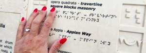 Targa Braille su marmo