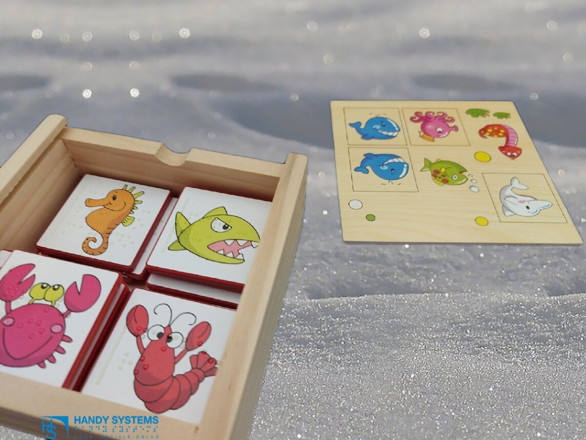 Gioco tattile per non vedenti. Memory tattile