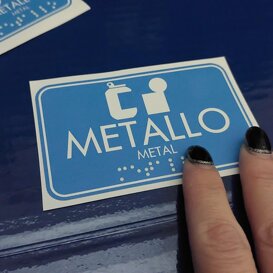 Etichette adesive in Braille