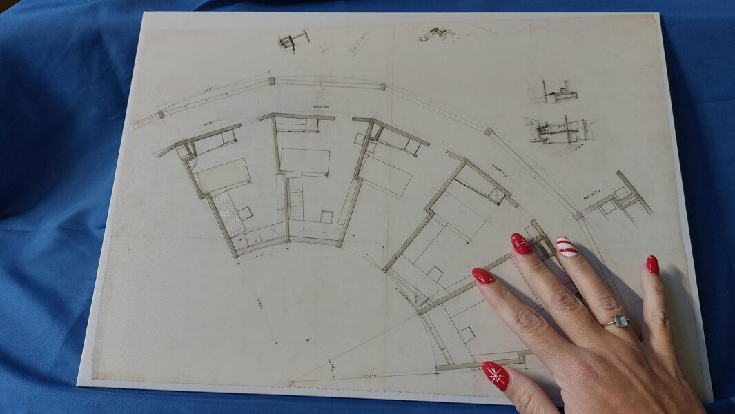 Targa a rilievo tattile Targa a rilievo tattile