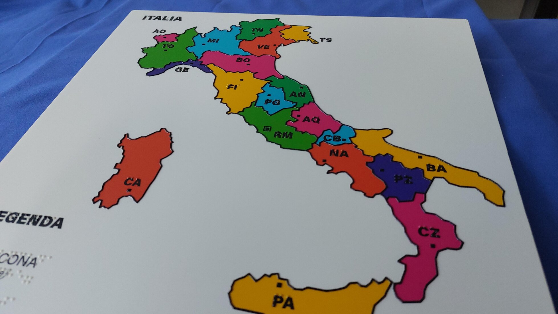 cartine geografiche a rilievo tattile e Braille cartine geografiche a rilievo tattile e Braille