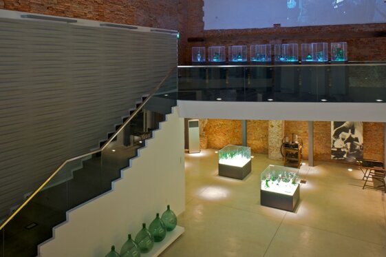 2d6907dc-72d0-4904-ab39-2ce10aa90908