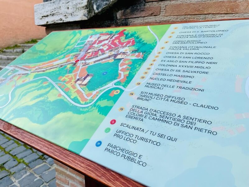 Mappa tattile in quadricromia e Braille. Museo Tradizioni musicali comune di Arsoli