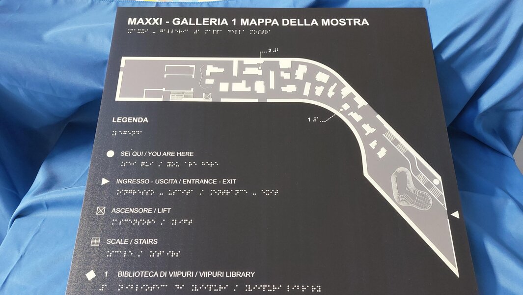 Targa a rilievo tattile Targa a rilievo tattile