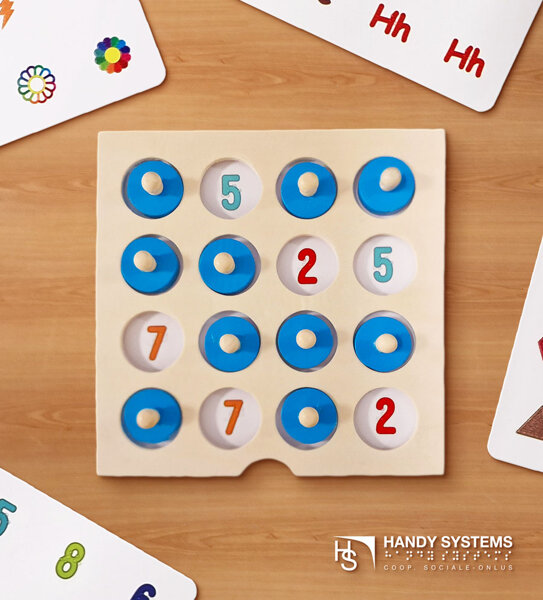 Memory tattile con schede a rilievo tattile e Braille