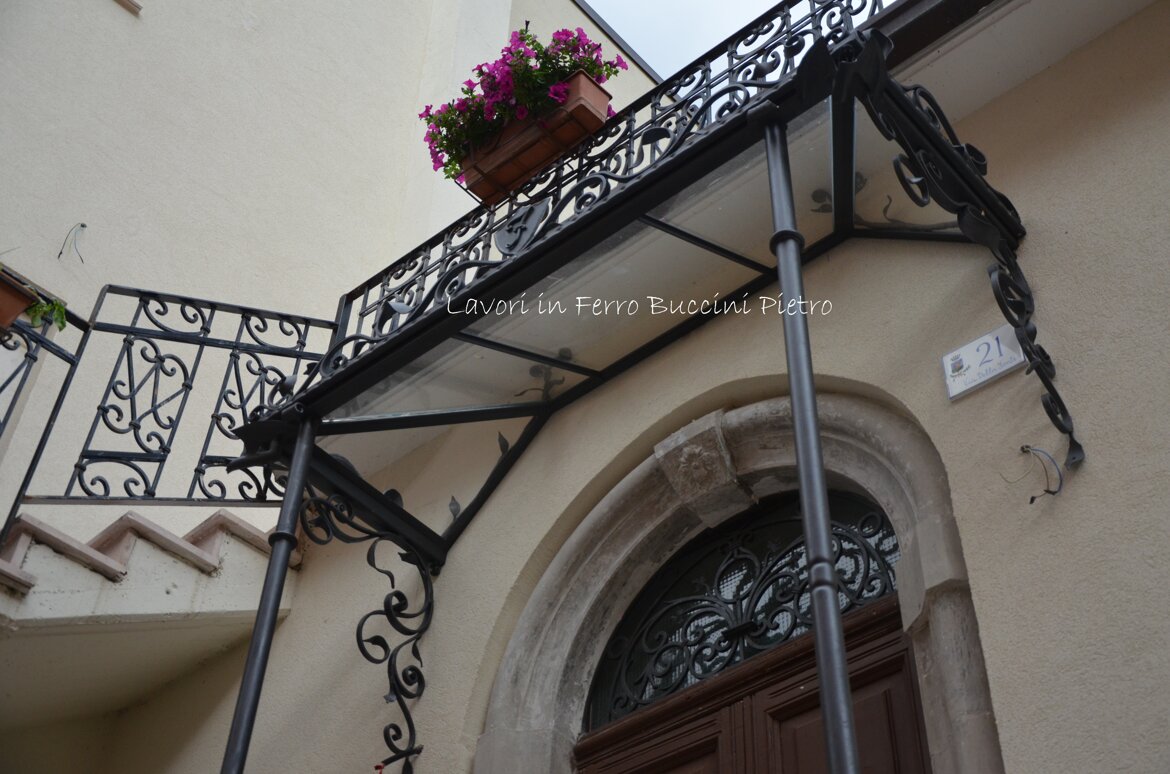 Dettaglio della vista inferiore. Copertura in vetro.