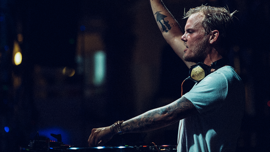 Tomorrowland omaggia Avicii con una mostra storica e contenuti esclusivi per i fan Tomorrowland omaggia Avicii con una mostra storica e contenuti esclusivi per i fan
