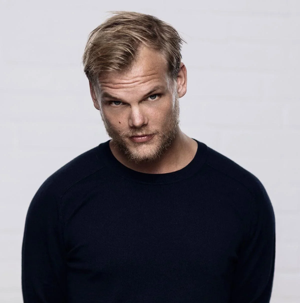 whats-your-opinion-on-avicii-v0-afd15eptl6mf1.webp