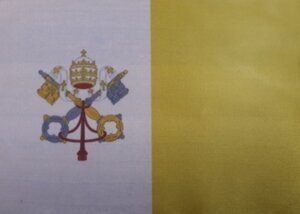 bandiera-da-tavolo-citta-del-vaticano-poliestere-nautico-26x18-cm