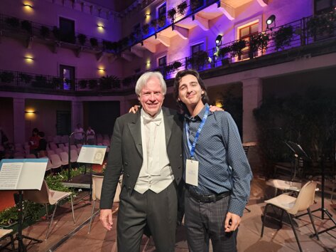 Tommaso Giannoni con il maestro S. Stenz. Tommaso Giannoni con il maestro S. Stenz.