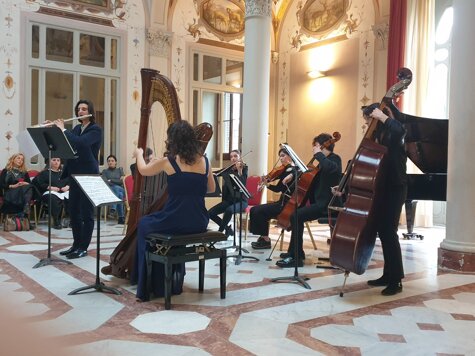 Tommaso Giannoni durante l'esecuzione del concerto per Flauto, Arpa e Orchestra KV 299 di W. A. Mozart Tommaso Giannoni durante l'esecuzione del concerto per Flauto, Arpa e Orchestra KV 299 di W. A. Mozart