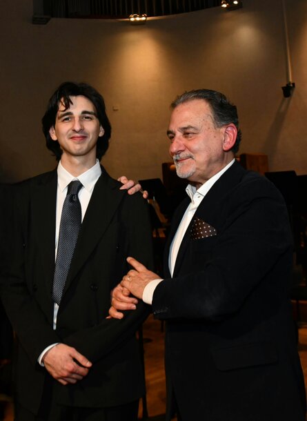 Tommaso Giannoni con il suo maestro di direzione d'orchestra A.Pinsauti