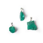 ciondolo-in-malachite-non-lavorata