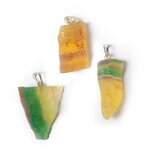 ciondolo-in-fluorite-non-lavorata