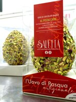 uovo-di-pasqua-al-pistacchio-ripieno-linea-extreme