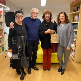 Libreria Mondadori, Catania, 27.11.2021 Lina Maria Ugolini con il prof. Paolo Bozzaro, suo professore ai tempi del liceo