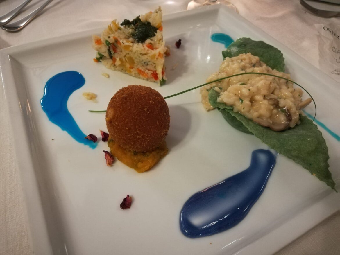 Geometrie di riso nel blu