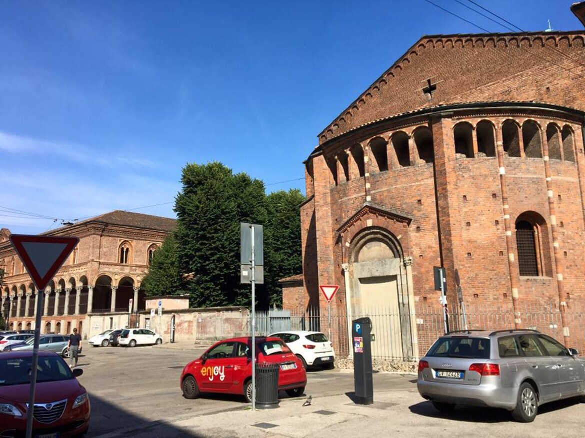 San Nazaro e Universit� Statale sullo sfondo