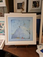 la-donnina-che-raccoglie-le-stelle-cadenti-con-cornice-the-lady-e-collects-falling-stars-with-fram