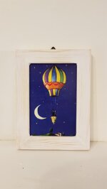 mongolfiera-nella-notte-con-cornice-hot-air-balloon-in-the-night-with-frame