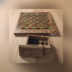 dama-in-legno-di-ulivo-e-resina-epossidica