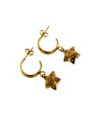 orecchini-con-pendenti-stelle-con-perle-in-acciaio-inox-placcato-oro-18k