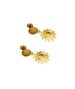 lamu-orecchini-in-acciaio-inox-placcato-oro-18k-con-pendente-margherita-di-strass