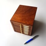 mobiletto-per-monete-in-legno-di-betulla-a-8-cassetti-alberto-zecchi