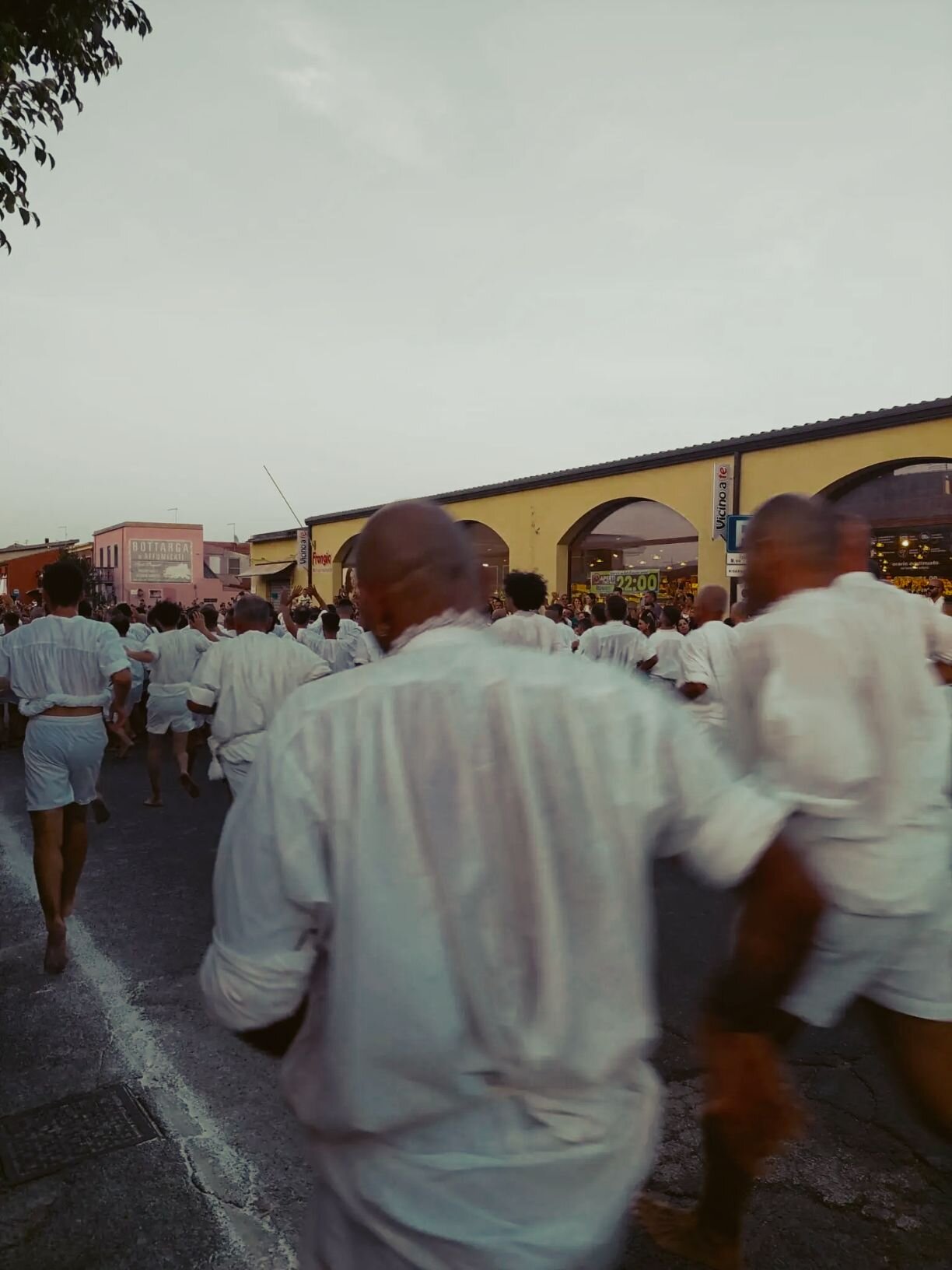 Eventi per tutte le stagioni: la corsa degli scalzi a Cabras