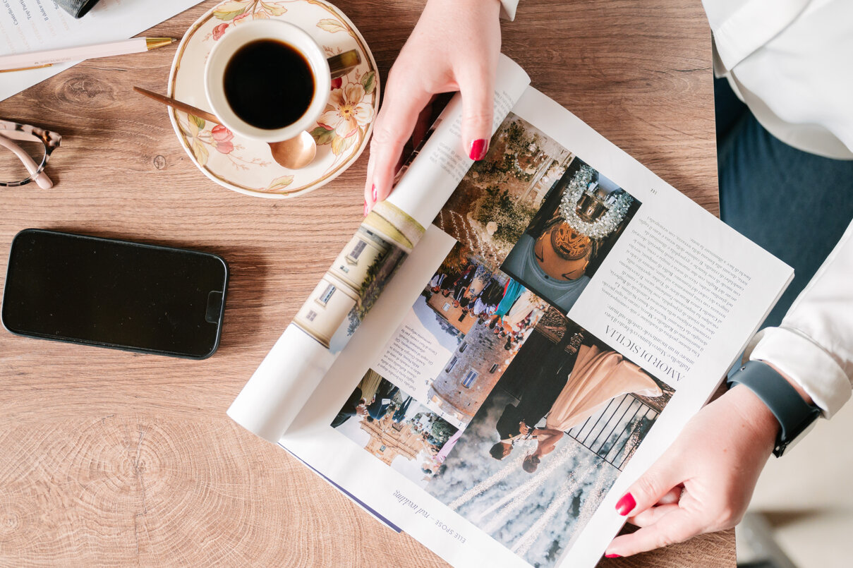 wedding planner a Pavia durante la progettazione di un matrimonio elegante con moodboard e palette colori wedding planner a Pavia durante la progettazione di un matrimonio elegante con moodboard e palette colori