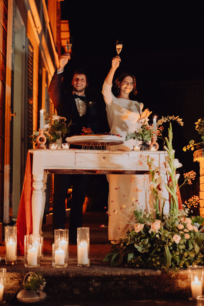 sposi matrimonio romantico con fiori delicati sposi matrimonio romantico con fiori delicati