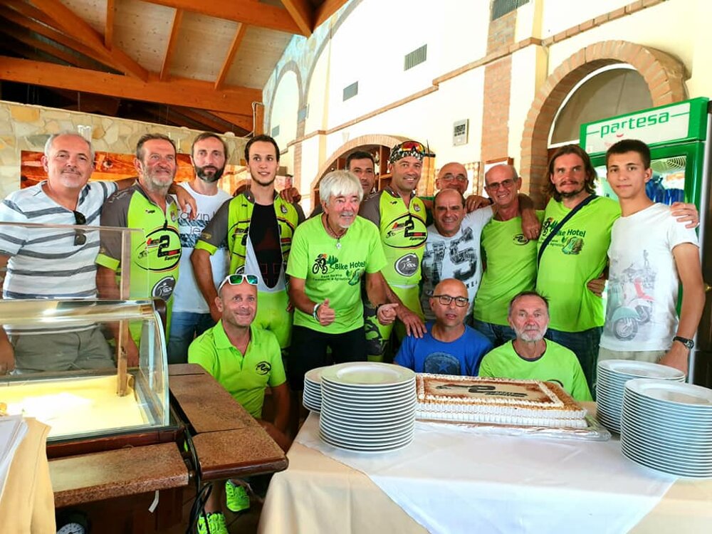 e0d88ddd-5e34-4a6b-b6d3-3dabc1d33c96 e0d88ddd-5e34-4a6b-b6d3-3dabc1d33c96