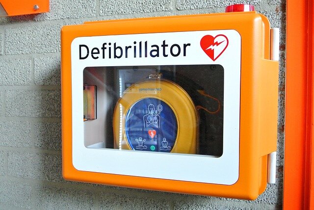 Approvato DDL defibrillatori. Potranno usarlo anche cittadini senza requisiti. Approvato DDL defibrillatori. Potranno usarlo anche cittadini senza requisiti.
