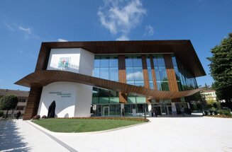 b56f3f74-ea26-4123-8c54-de935ceef232