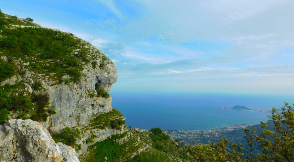 73cc89da-8112-4af1-b4e3-1b1f133565fd