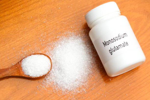 Glutammato monosodico: dove si trova e quali effetti ha su microbiota e sistema nervoso