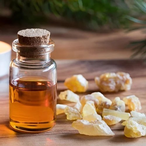 Boswellia serrata e dolore cronico: dal fitocomplesso antinfiammatorio alla modulazione neuro-metabolica