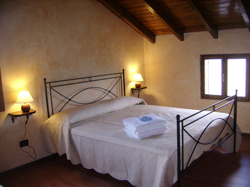 Appartamento Lo Scoiattolo in agriturismo a Pigna - Imperia - Liguria