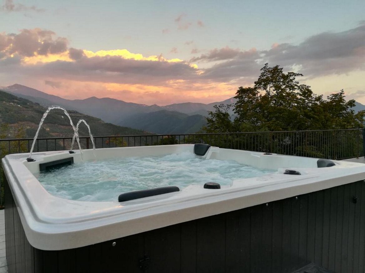 Appartamenti in agriturismo con centro benessere a Pigna in provincia di Imperia - Liguria