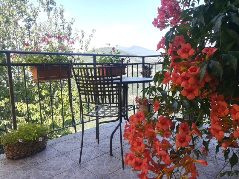 terrazzino - agriturismo con centro benessere a Pigna in provincia di Imperia - Liguria
