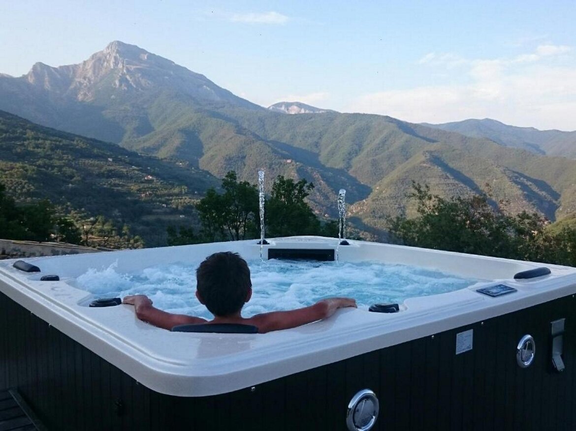 Appartamenti in agriturismo con centro benessere a Pigna in provincia di Imperia - Liguria