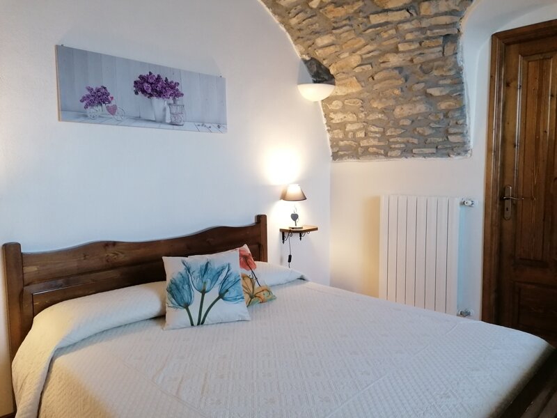 camera - agriturismo con centro benessere a Pigna in provincia di Imperia - Liguria