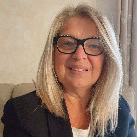 7eff4ac2-5e20-4827-85d9-1702a45dceea